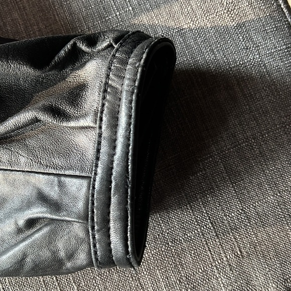 Buttery soft black leather jacket. - Picture 5 of 8